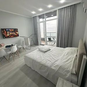  מלון דירות Bi Sea View Luxury גאורגיה